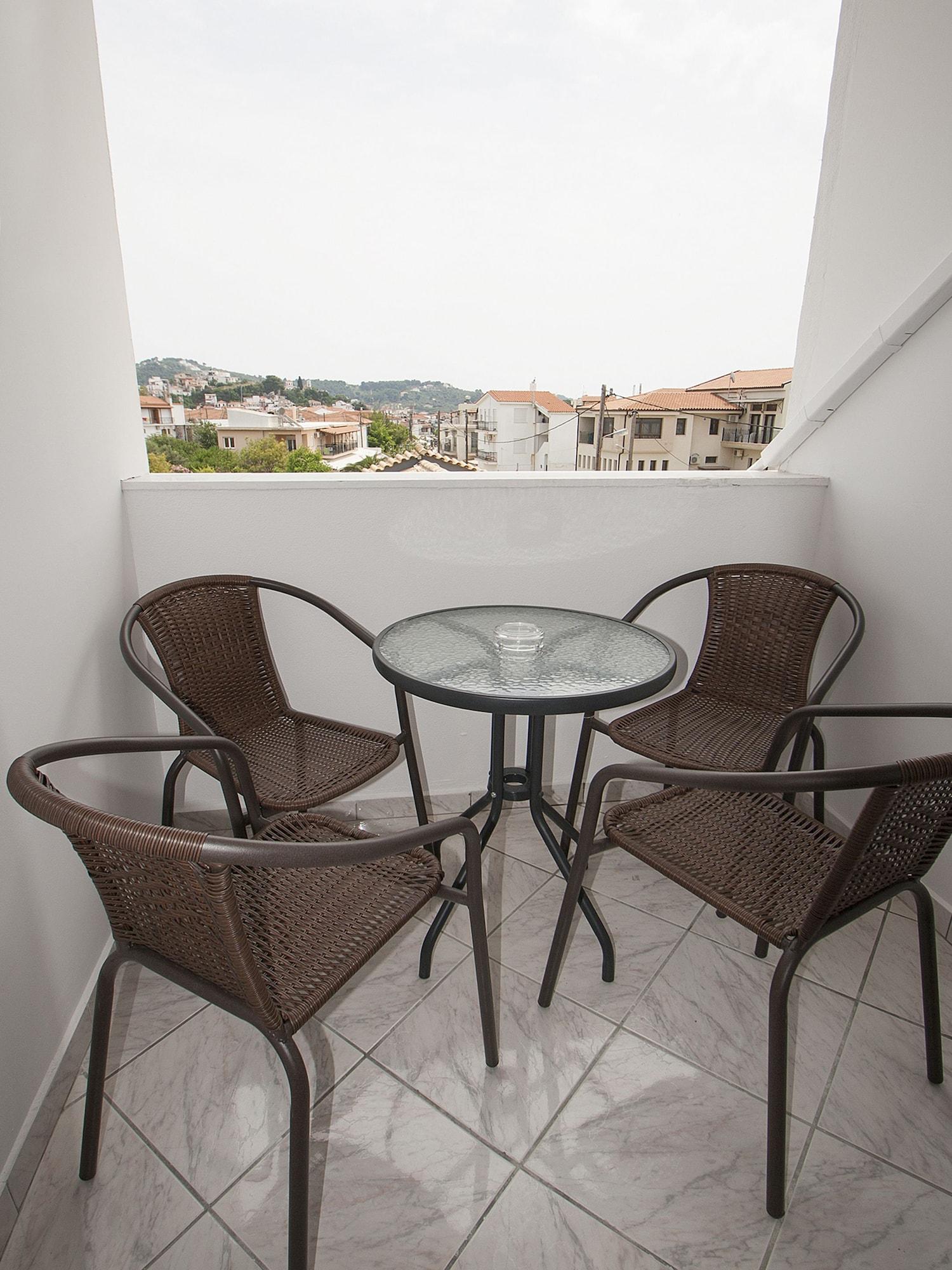 Pineapple Skiathos Екстериор снимка